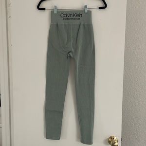 SMALL CALVIN KLEIN LEGGINGS